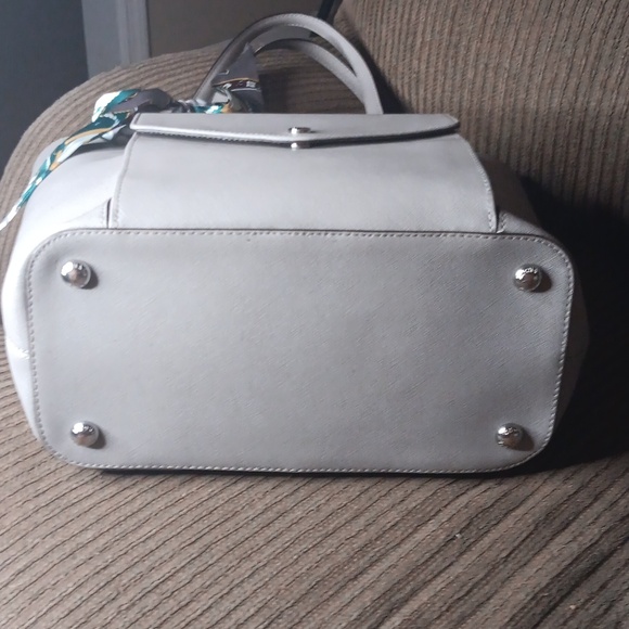 MICHAEL MICHAEL KORS EUC GRAY SAFFIANO LEATHER TOTE BAG - Picture 8 of 15